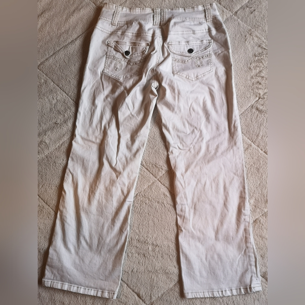 White pants - Picture 5 of 8